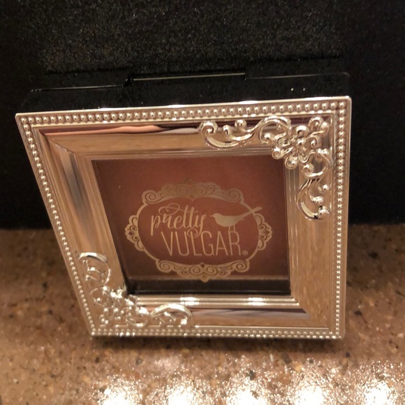 Pretty Vulgar highlighter - Picture 2 of 2